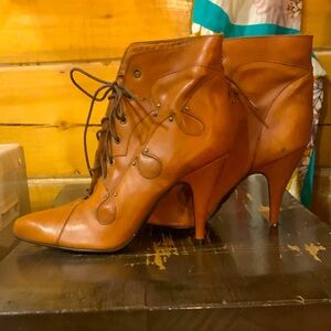 EPIC UNIQUE ONE OF A KIND VINTAGE GENUINE LEATHER HEELED BOOTIES!